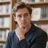 อวาตาร์ AI Gabriel Hitchens
