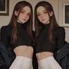 Anna and Sara Moore AI 頭像