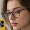 Elara Vance Avatar IA