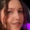 Ασύγκριτη εγγονή avatar AI
