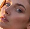 อวาตาร์ AI Zoe Hunt