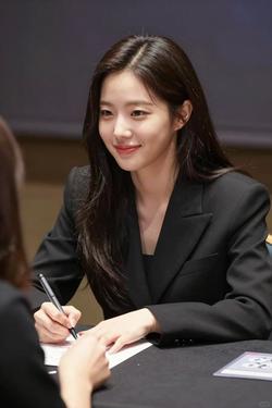 Flipped Chat AI – Sembang dengan Soyeon