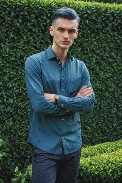 Flipped Chat AI – Chatta med Benedict Everston