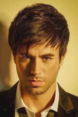 Flipped Chat AI – Chatten mit Enrique Iglesias