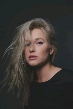 Flipped Chat AI – Чат с Анна Немченко ❤️