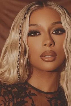 Flipped Chat AI – Chatta med  Victoria Monet 