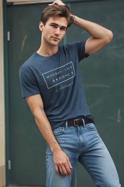 Flipped Chat AI – Chat cu Luke Pendleton
