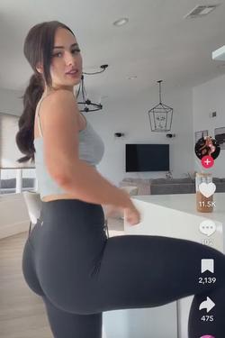 Flipped Chat AI – 與 Molly 聊天