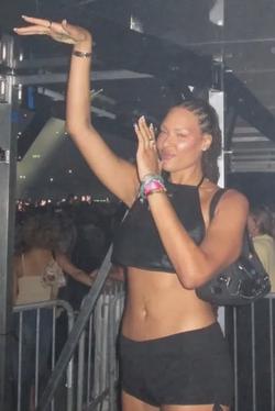 Αναστροφή συνομιλίας AI – Συζήτηση με liz cambage