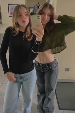 Flipped Chat AI – Discuter avec Elise et copine 