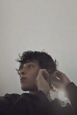 Flipped Chat AI – Chris Sturniolo와 채팅