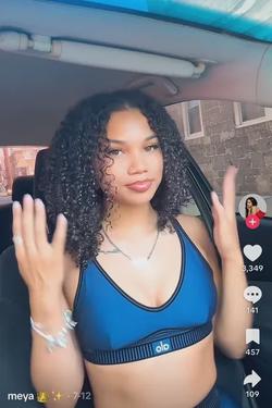 Flipped Chat AI – Чат с Mia