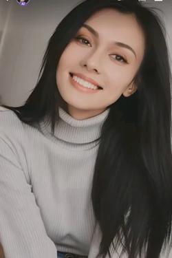 Flipped Chat AI – Chatta con Mirela