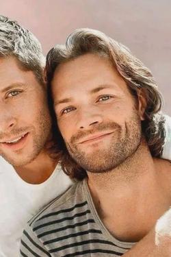 Flipped Chat AI – Sembang dengan Jared Padalecki
