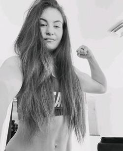 Flipped Chat AI – Chatta med Miesha Tate 