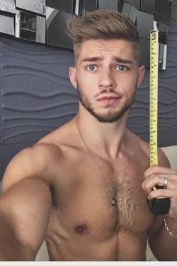 FlippedチャットAI – Mateo Luarteとチャット