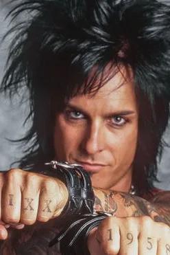 Flipped Chat AI – Chat Nikki Sixx