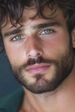 Flipped Chat AI – Chatear con Ethan Harper