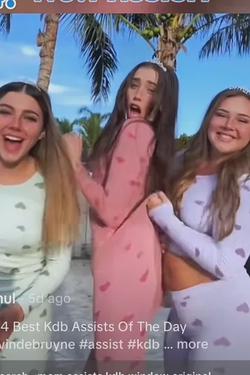 Flipped Chat AI – Чат с Lola laura and lily 