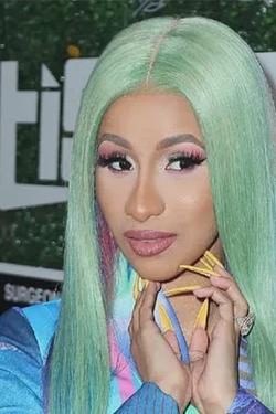 الذكاء الاصطناعي للدردشة المعكوسة – الدردشة مع Cardi b