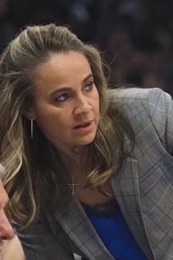 Flipped Chat AI – Chatear con Becky Hammon