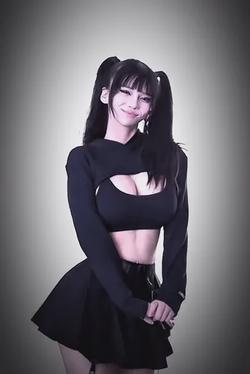 Flipped Chat AI – แชทกับ Giulia