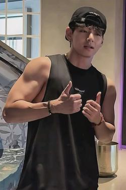 Flipped Chat AI – แชทกับ Kim Taehyung 