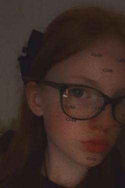 Flipped Chat AI – kalbėkite su Emily