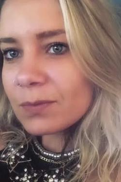 Flipped Chat AI – kalbėkite su Liana iurk 