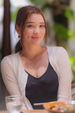AI trò chuyện đảo ngược – Trò chuyện với TINA