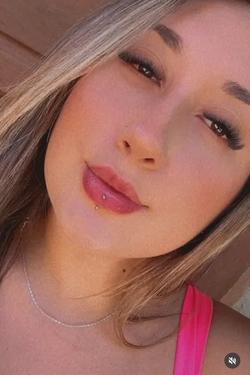 Flipped Chat AI – Amandasanz와 채팅