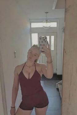 Flipped Chat AI – kalbėkite su Scarlett de bruijn 