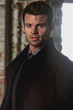 Flipped Chat AI – Bate-papo com Elijah mikaelson 