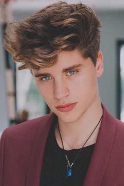 Flipped Chat AI – Чат с Luca Sterling