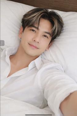 Flipped Chat AI – แชทกับ อาร์ม”