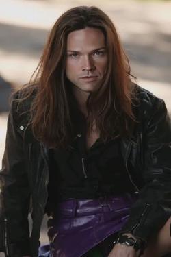 Flipped chat ai - makipag -chat sa Knox Padalecki Todd