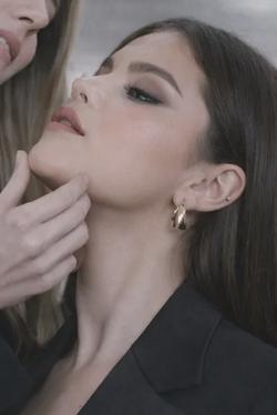 Flipped Chat AI – Bate-papo com Selena Gomez