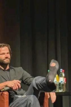 Flipped Chat AI – Чат с Jared Padalecki 