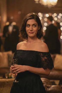FlippedチャットAI – Lizzy Caplan とチャット