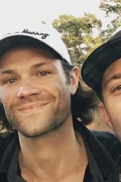 Flipped Chat AI – Chatta con Jared Padalecki