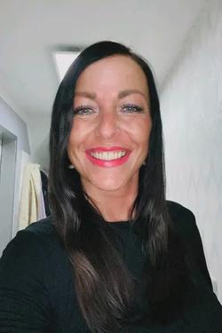 Flipped Chat AI – Csevegés Frau neudert Anja 