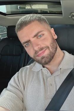 Flipped Chat AI – Chatta med hussein fayyad