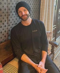 Flipped Chat AI – Чат с Jared Padalecki 