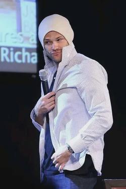 Flipped Chat AI – Sembang dengan Jared Padalecki