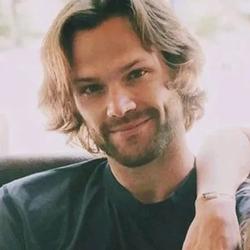 Flipped Chat AI – แชทกับ Jared Padalecki 