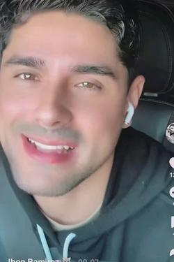 Flipped Chat AI – Bate-papo com Ángel 