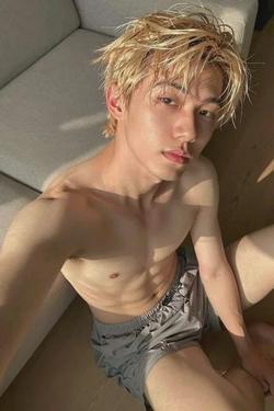 Flipped Chat AI – Discuter avec Jaden Yu