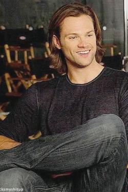 Flipped Chat AI – kalbėkite su Jared Padalecki Todd