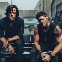 Flipped Chat AI – Chat cu Jared Padalecki 
