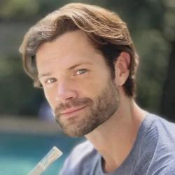 Flipped Chat AI – kalbėkite su Jared Padalecki 